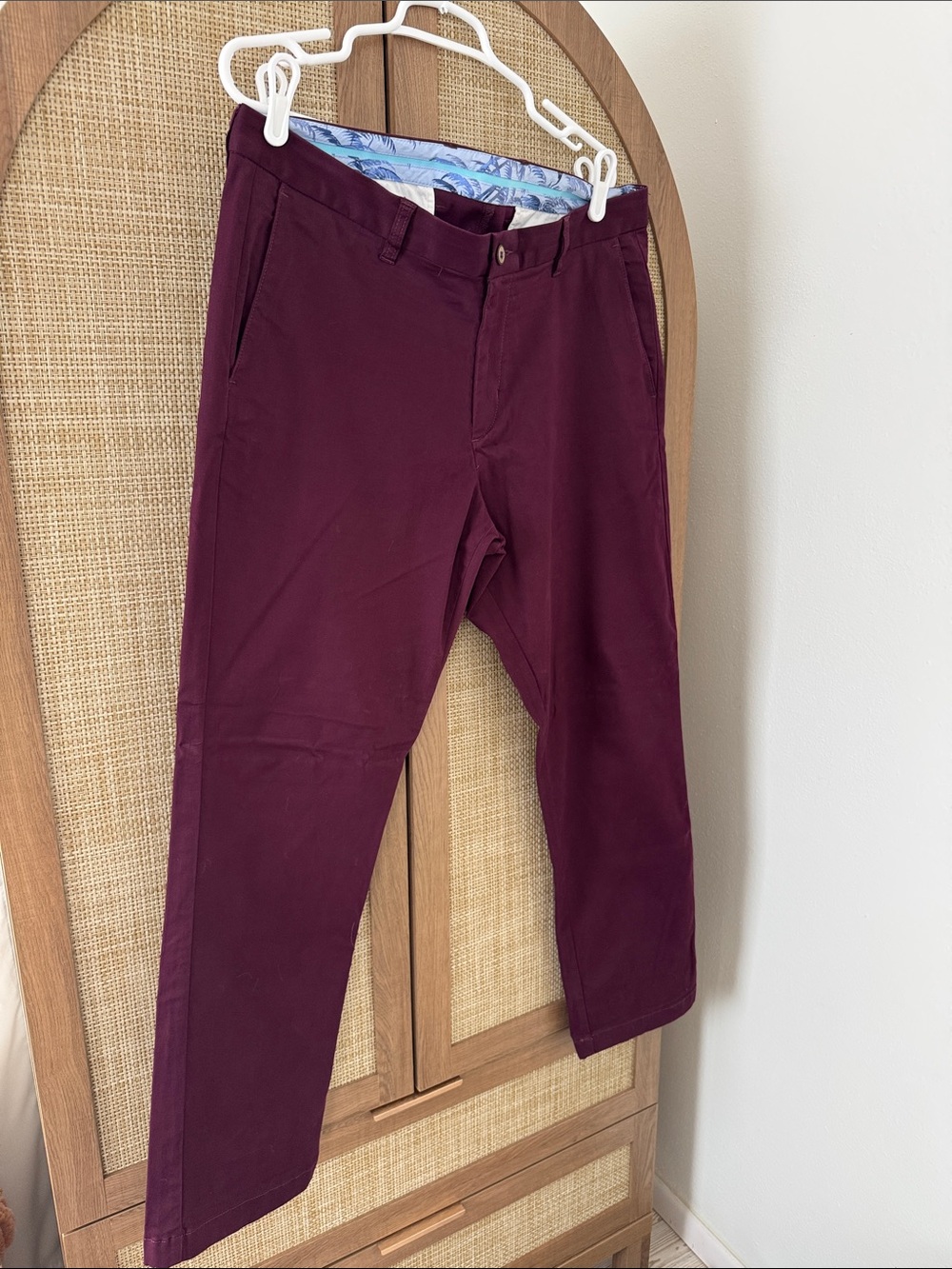 Tommy Bahama Men’s Burgundy Chino Pants – 36W x 30L